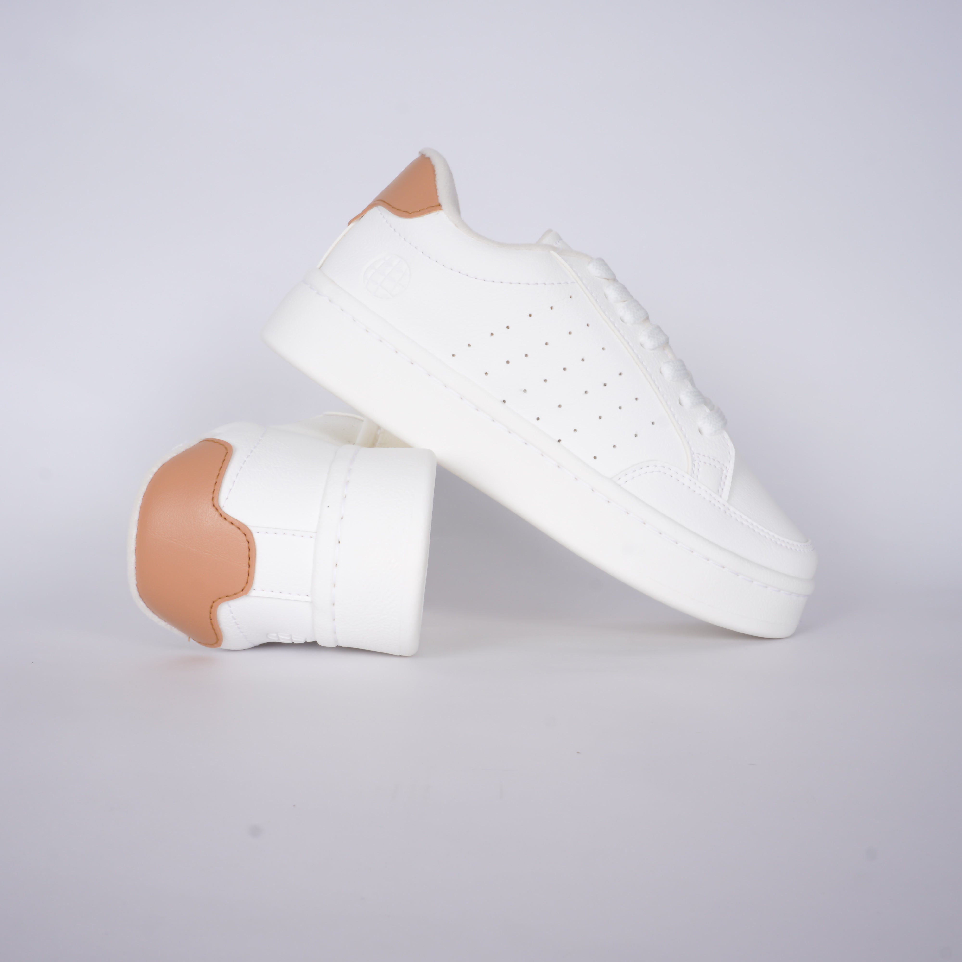 Tenis Aura Clásico 1220
