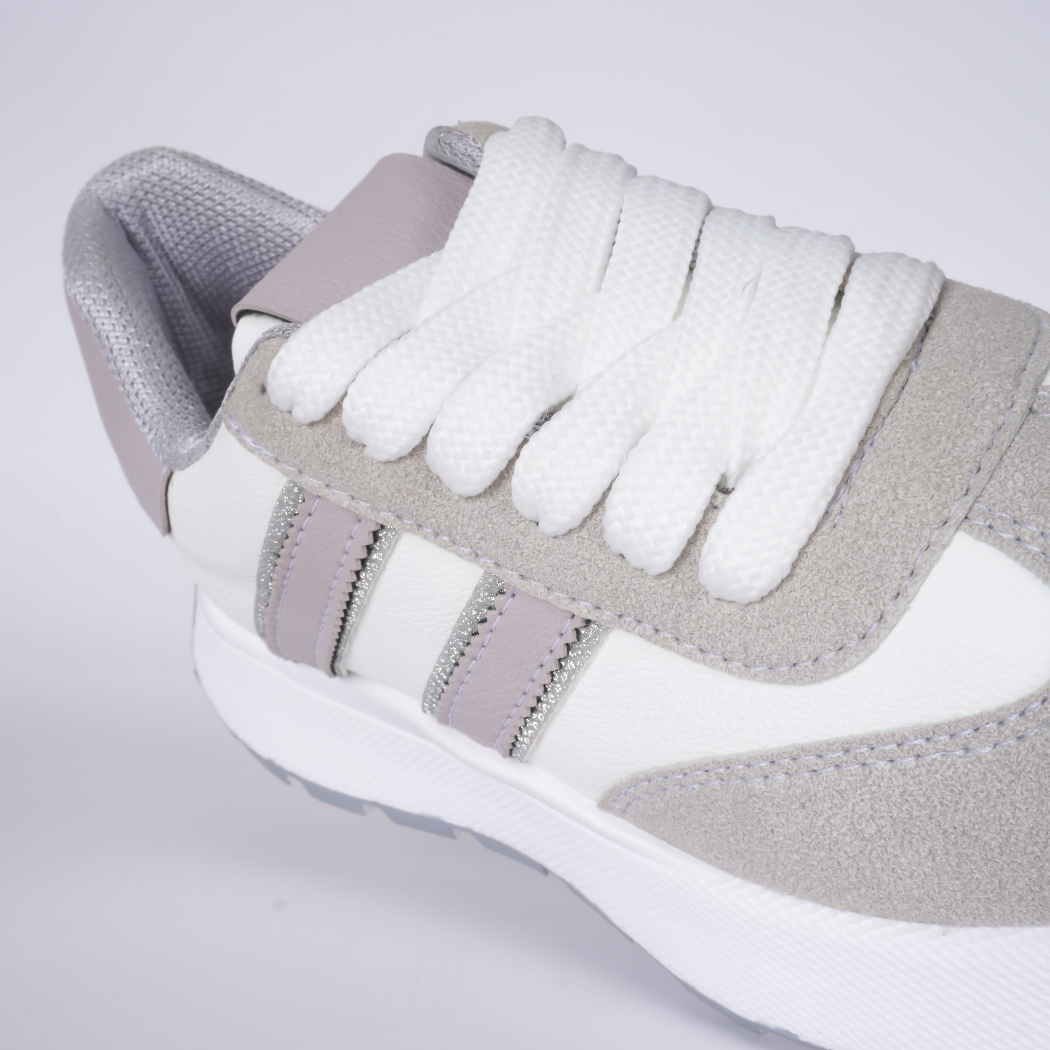 Tenis Luna Clásico 1047